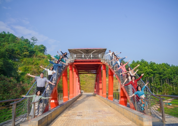 MEDDOM Park, Cầu Quy Hợp, Cầu Nguyên Tố Hoá Học, Hòa Bình