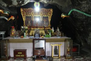 Chùa Hang Hòa Bình - địa điểm tâm linh thu hút khách du lịch