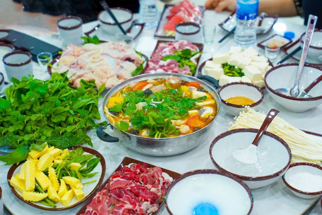Lẩu di sản tại Meddom Park - Nhà hàng Tây Bắc