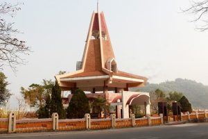 Đài tưởng niệm những người đã hy sinh khi xây dựng thuỷ điện Hoà Bình