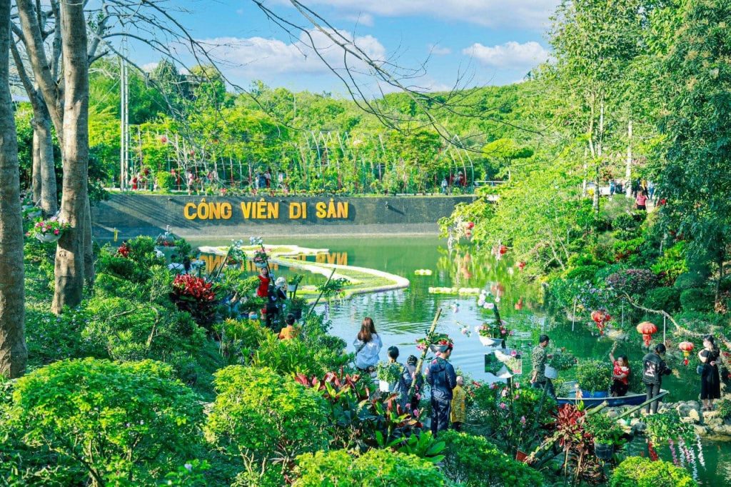 Du lịch hồ Hòa Bình