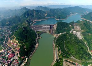 Bên trong nhà máy thủy điện Hòa Bình
