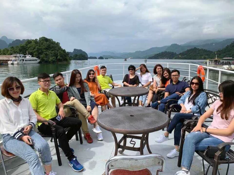 du lich ho hoa binh 1 ngay 18